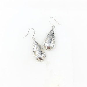 Vintage 925 Sterling Silver Filigree Puffy Teardrop Dangle Earrings