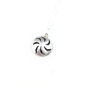 Vintage 925 Sterling Silver Mexico Filigree Circle Pendant Necklace