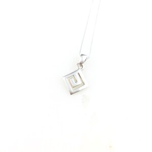 Vintage 925 Sterling Silver Minimal Dainty Spiral Pendant Necklace