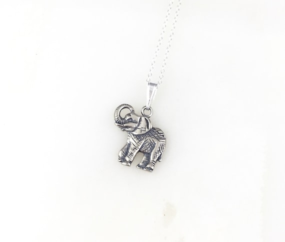 Magic Metal Elephant Charm Necklace Silver Tone Tribal Vintage Safari Charm Pendant NN56 Magic Metal Elephant Charm Necklace Silver Tone Tribal Vintage Safari Charm Pendant NN56
