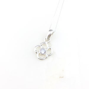 Vintage 925 Sterling Silver Modernist CZ Diamond Floral Flower Pendant Necklace