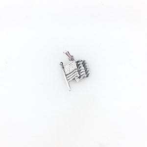 Vintage 925 Sterling Silver USA American Flag Patriotic Charm Pendant Necklace
