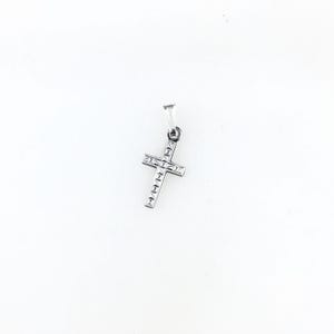 Vintage 925 Sterling Silver Etched Dainty Religious Cross Charm Pendant Necklace