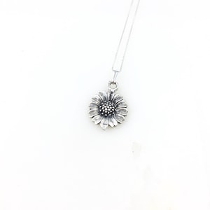Vintage 925 Sterling Silver Sunflower Mexico Flower Floral Charm Pendant Necklace