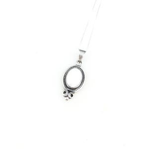 Vintage 925 Sterling Silver Mexico Modernist White Cats Eye Glass Pendant Necklace