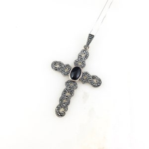 Vintage 925 Deco Sterling Silver Onyx Gemstone Marcasite Cross Pendant Necklace