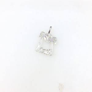Vintage 925 Sterling Silver Hawaii Maui Charm Pendant Necklace