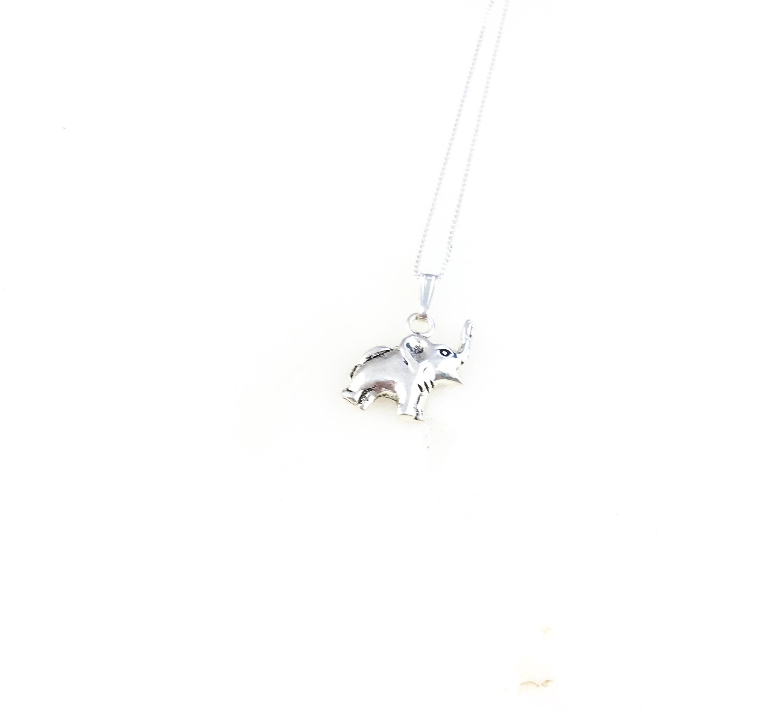 Collier Court Multi-rangs Avec Pendentif éléphant En Os Teinté Rose - Années 50, Occasion, Style Vintage Animalier