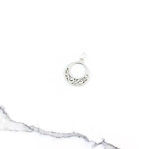 Vintage 925 Sterling Silver Circle Filigree Pendant Necklace