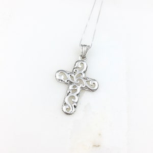 Vintage 925 Sterling Silver Filigree Cross Christian Religious Pendant Necklace