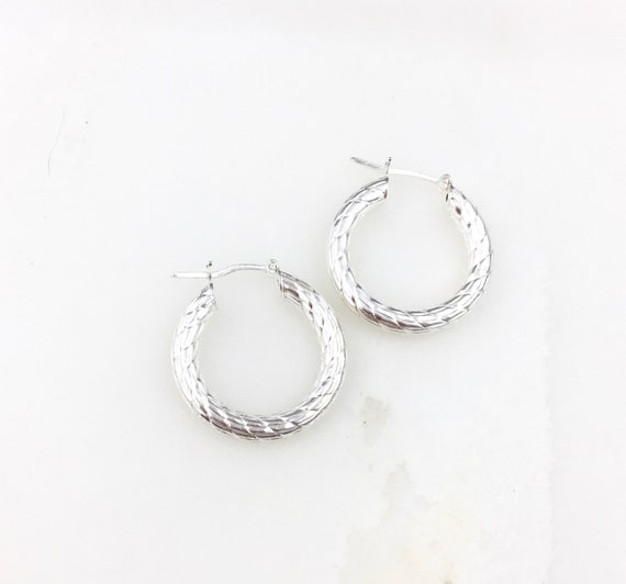 Vintage 925 Sterling Silver Minimal Twisted Hoop … - image 1