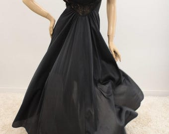 Vtg Undercover Wear Nightgown M Black Flowing Nylon 172" Sweep VIDEO Olga-esque
