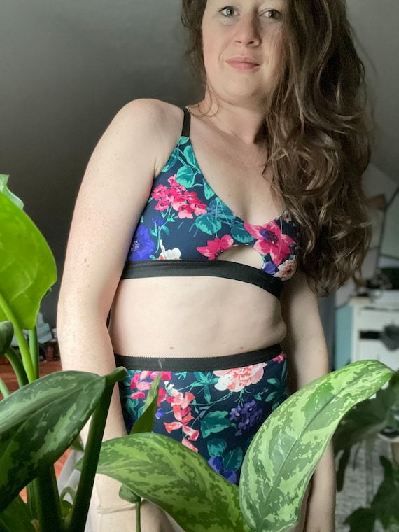 Bright Floral Bralettes Keyhole Basic-crossover 