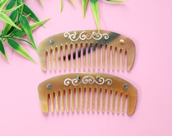 Personalized Natural Buffalo Mother of Pearl Curly Massage Horn Comb, Anti-Static Horn Comb, Head Massage Helps Blood Comb, Compact Eco Comb