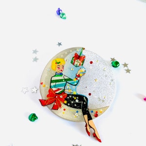 Lady on the Moon Weihnachtsbrosche: Glitzer Acryl im 1950er Jahre Stil