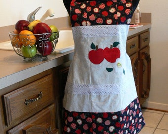 womens handmade full apron, reversable, retro inspired, apple fabric. washable, gift, celebration, harvest time, appliqued, Made in USA