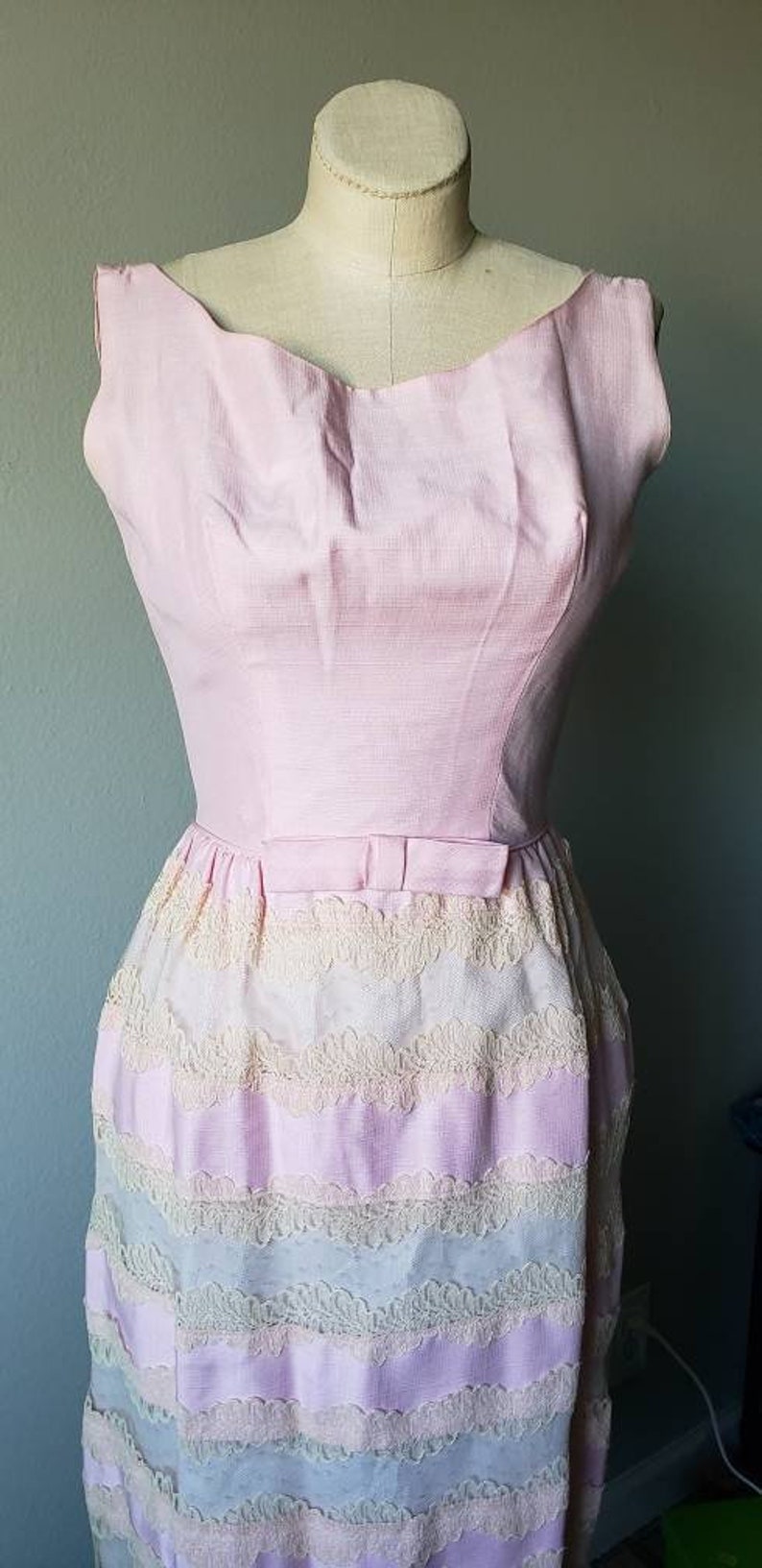 Vintage 1950's Nadine Dress// Vintage// Dress// 50s// Pink// Lace// Bow// Women's Fashion// Pinup Dress image 2