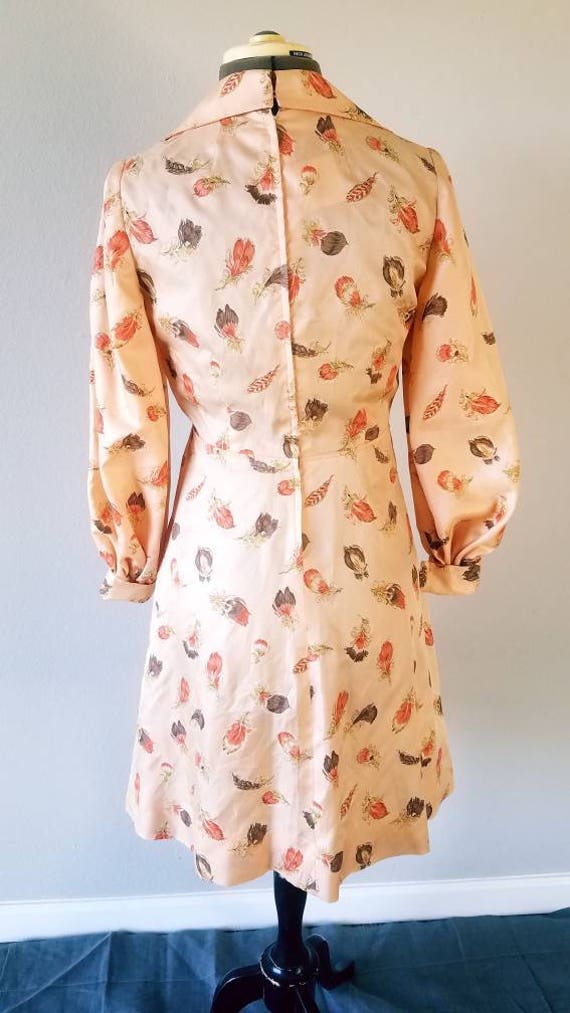 Vintage 1970's Peach Feather Print Dress// Vintag… - image 3