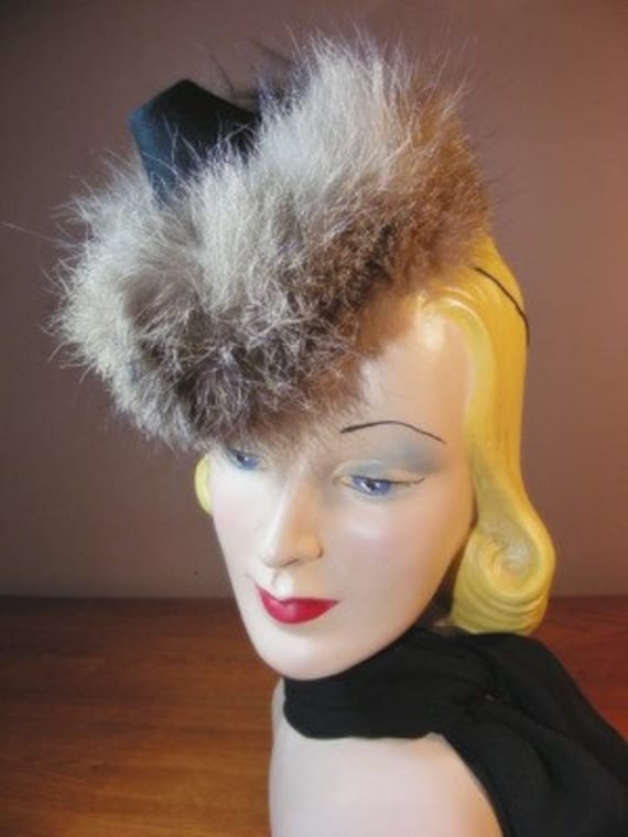 New York Creations Black Felt Pointed Racoon Fur H