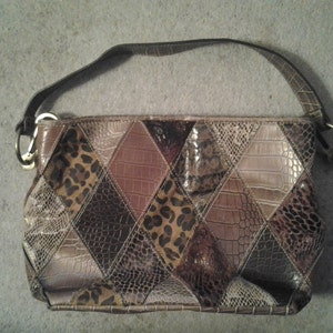 bueno purses canada