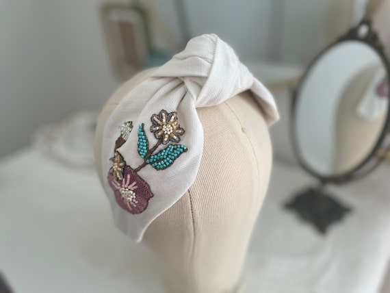 Ready to ship! Divonic versatile embroidered women's hairband turban diadem