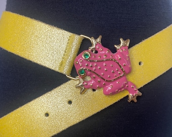 Vintage genuine leather belt in yellow with pink frog buckle