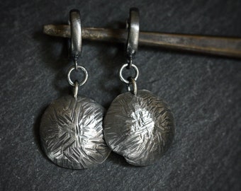 Rustikale Ohrringe aus oxidiertem Silber, minimalistische Ohrringe, 925er Silberohrringe für Damen, originelles Geschenk für Frauen