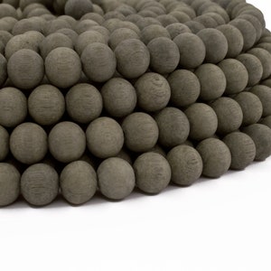 10 mm onafgewerkte grijze houten ronde premium houten kralen - niet gewaxt - streng van 15 inch