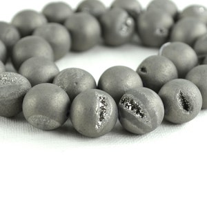 Silver Druzy Agate Geode Round Beads 8mm Quarter or Half Strand Titanium Coated Metallic Druzy Agate Dark Charcoal Grey Loose Beads KJ