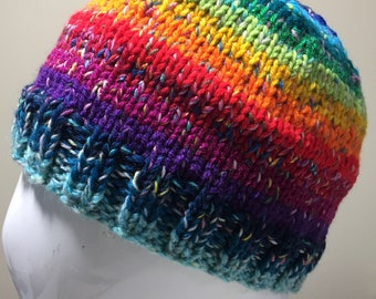 Regenbogen farbene gestreifte Mütze, mit Liebe gestrickt, unisexe in den Größen XXS - XXL, ideal für Wintersport und alle die es bunt mögen