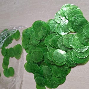Colored Green Capiz Shell Discs with 2 holes – 2.7cm DIY Craft Supplies (1.2 Inch)