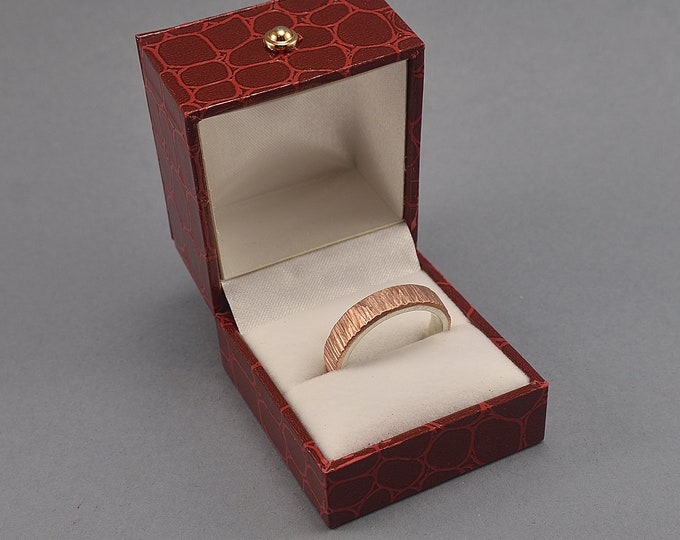 Vintage Red Leather Ring Box. Ring box made Imitation Crocodile Skin Leather in Red Color
