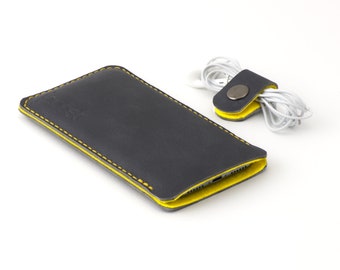 Leather OPPO Find X5 Lite case - and other models - anthracite/black leather with yellow wool felt - Available for all OPPO models
