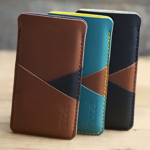 JACCET leather OnePlus 11 pouch Brown Full-grain leather with two pockets voor cards. Available for all OnePlus models image 4