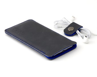 Leather iPhone 12 Pro sleeve - and other models - anthracite/black leather with blue wool felt - Available for all iPhone models