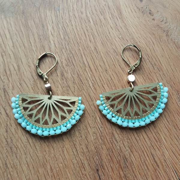 boucles d'oreilles en laiton doré, tissage miyuki perles bleu pâle