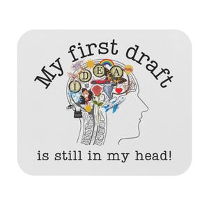 Podkładka pod myszkę – mój pierwszy szkic wciąż jest w mojej głowie | Ilustracja Mózgu Pisarza