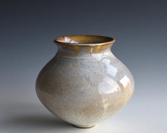 青い楕円形のドットが入った大きな陶器の花瓶、手作り、ユニークな作品