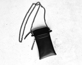From 26.90 euros smartphone case faux leather black for hanging around the neck with chain
