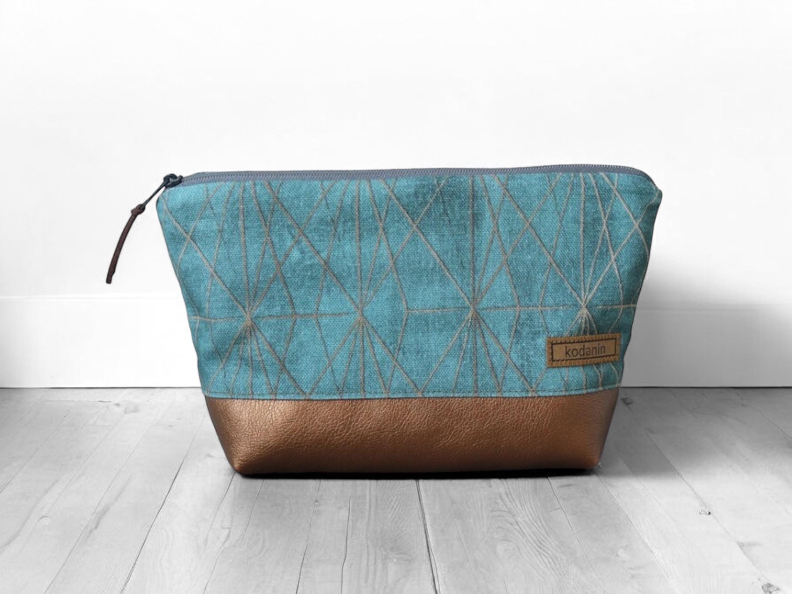 Waschtasche Beautybag Türkis – Kulturtaschen-Set Mit Pomborde, Ca. 30x28x8 Cm