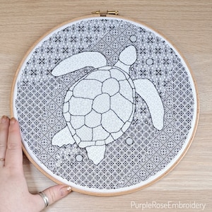 Eric the Turtle - Blackwork Stickdatei PDF Muster Download