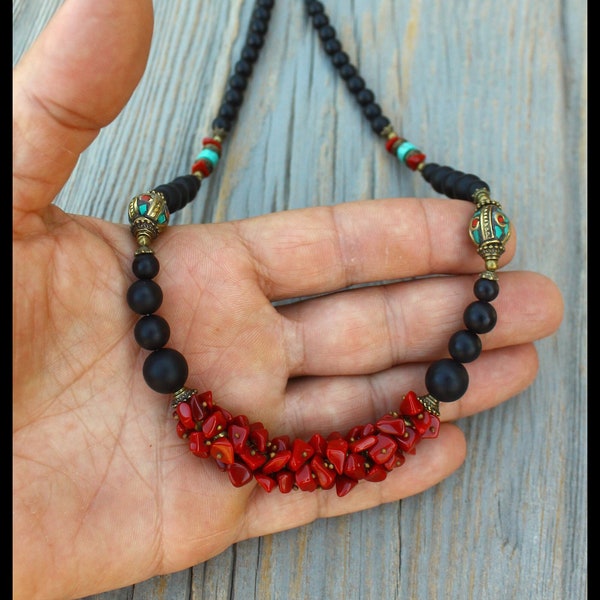 Collier épais primitif oriental avec pierres précieuses / Ras de cou boho rouge avec pierres turquoises / Bijoux ethniques bohèmes pour hommes et femmes