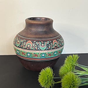 Handmålad peruansk keramikvas | Vintage lerkärl med folkkonst | 18 cm