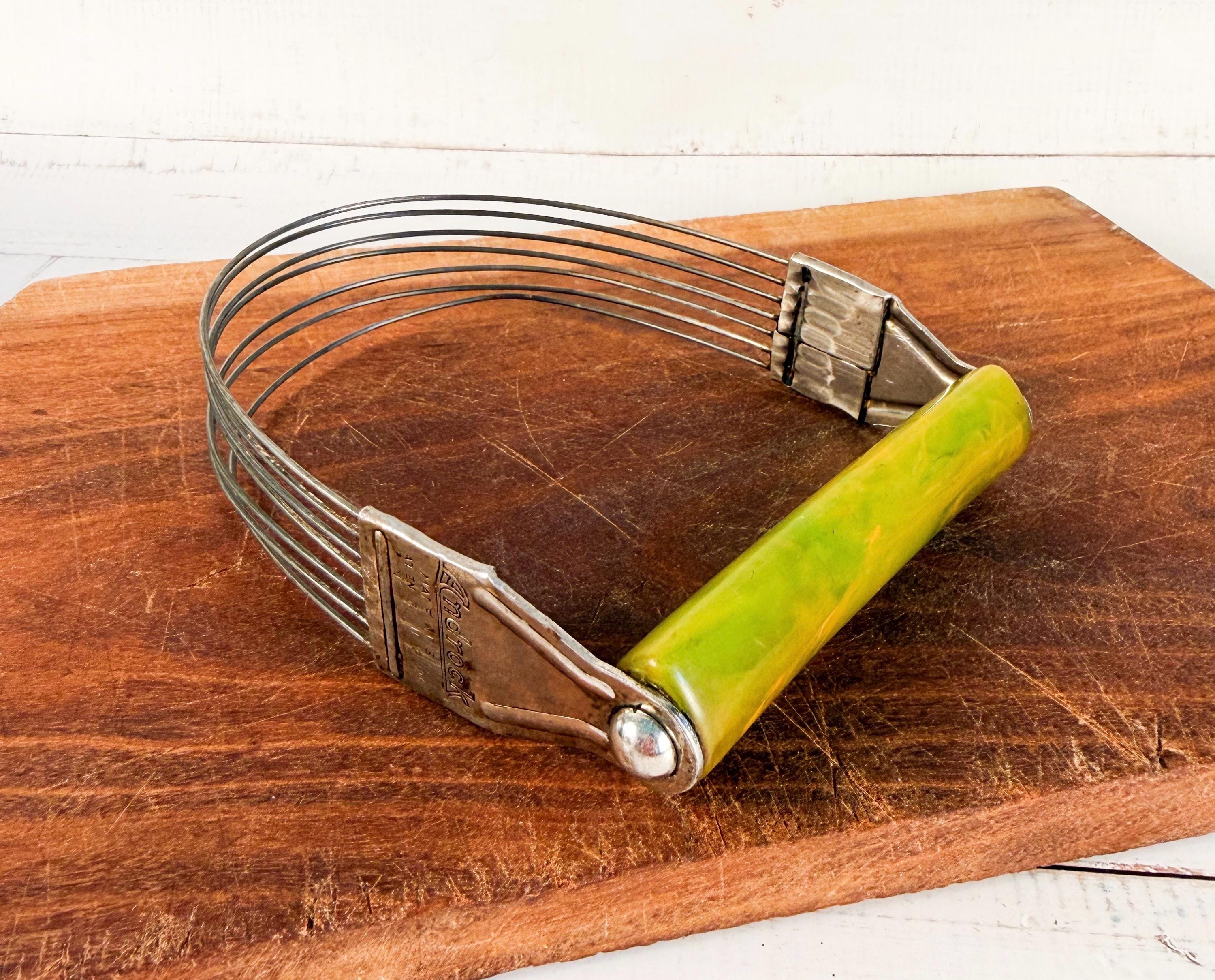 イギリスアンティークPASTRY CUTTERS ペストリーカッター ブリキ缶 Antique Pastry Cutter - Etsy