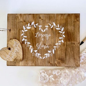 Guest book in legno "Cuore di foglie" con iniziali e data / Album con scritta calligrafica personalizzabile