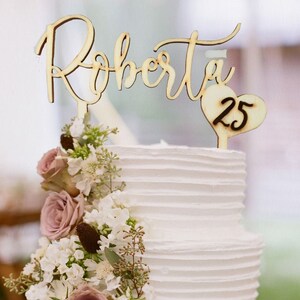 Cake topper Compleanno con nome e cuore personalizzato / Cake topper in legno / Decorazione torta compleanno, anniversario, matrimonio