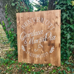 Targa in legno con testo personalizzato e decoro / Cartello di benvenuto decorativo / Insegna matrimonio con scritta calligrafica