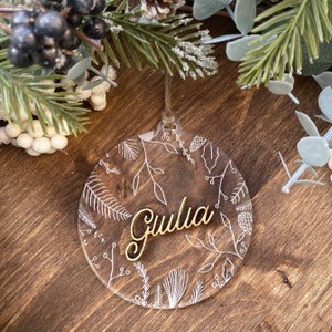 Plexiglas- och träprydnad med anpassningsbart namn / Personlig julgransdekoration / Botanisk juldekoration