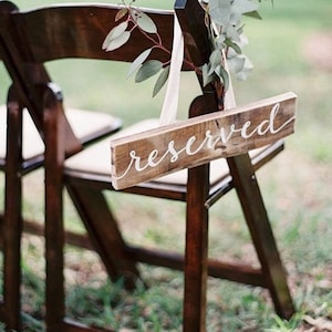 Targa decorativa "Riservato" personalizzabile / Insegna in legno con scritta calligrafica / Decorazione matrimonio, cerimonia, sedie