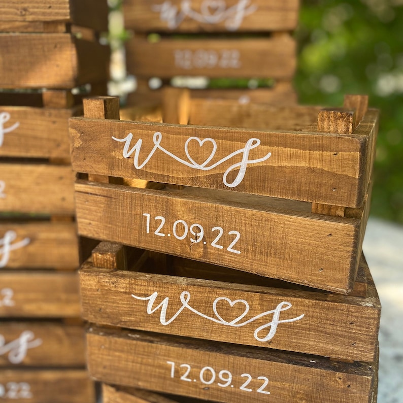 Boîte de pièce maîtresse en bois avec écriture calligraphique personnalisée / Numéro de table en bois rustique / Décoration d'installation de mariage image 6